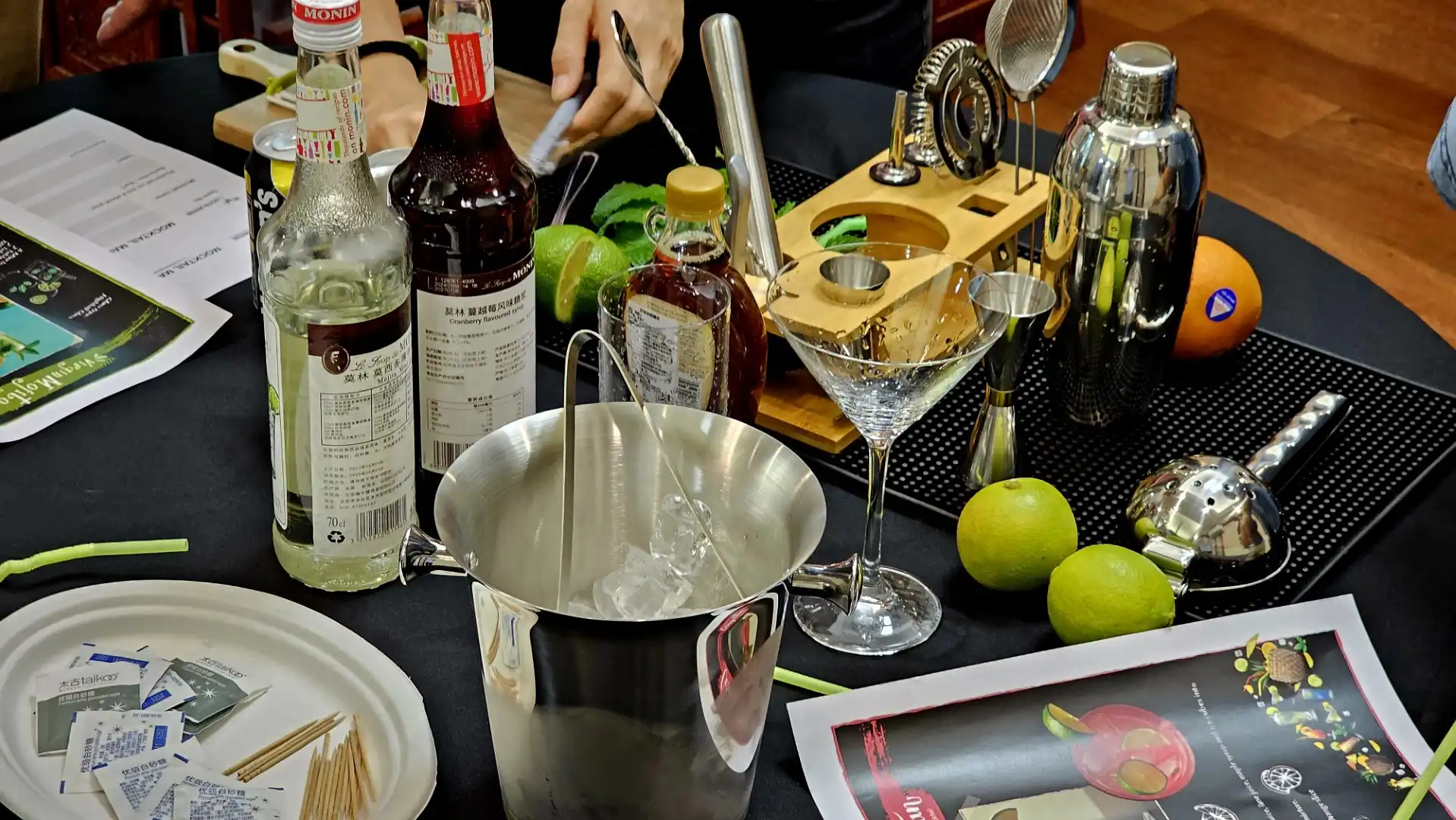 Mocktail Masters Mocktail Masters, Team building experience