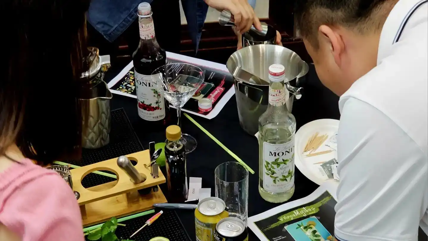 Mocktail Masters Mocktail Masters, Team building experience